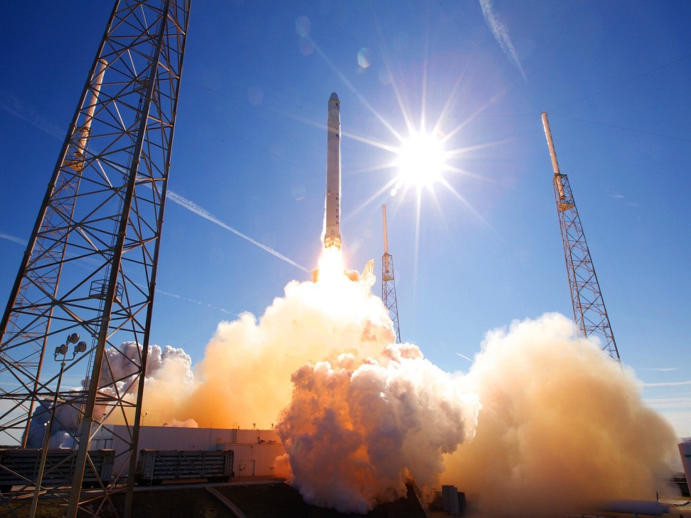 SpaceX to Launch 60 Satellites to Provide Global Internet Coverage